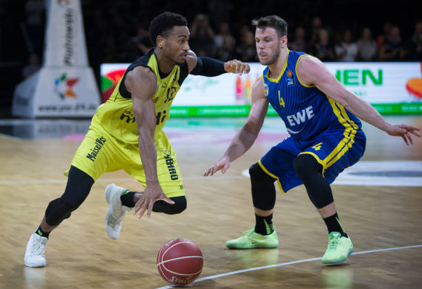 同时延伸到 同时延伸到