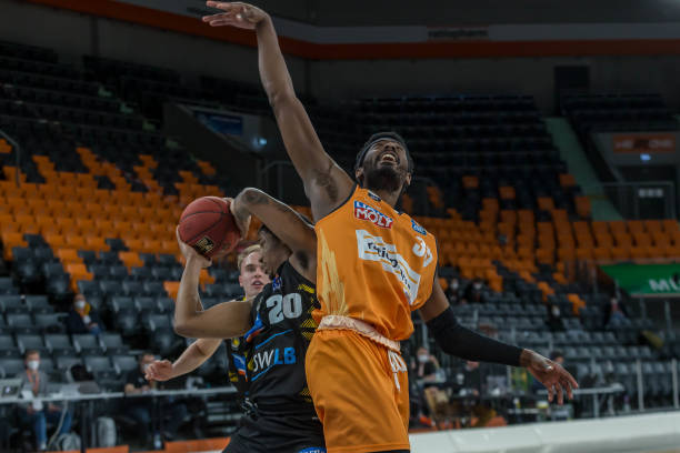 两名外援的 两名外援的