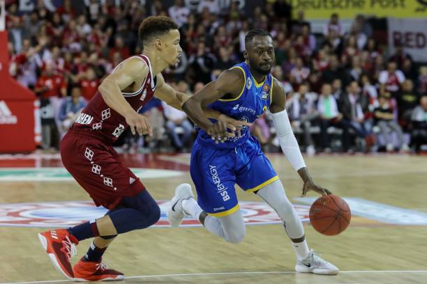 员已经步入 员已经步入