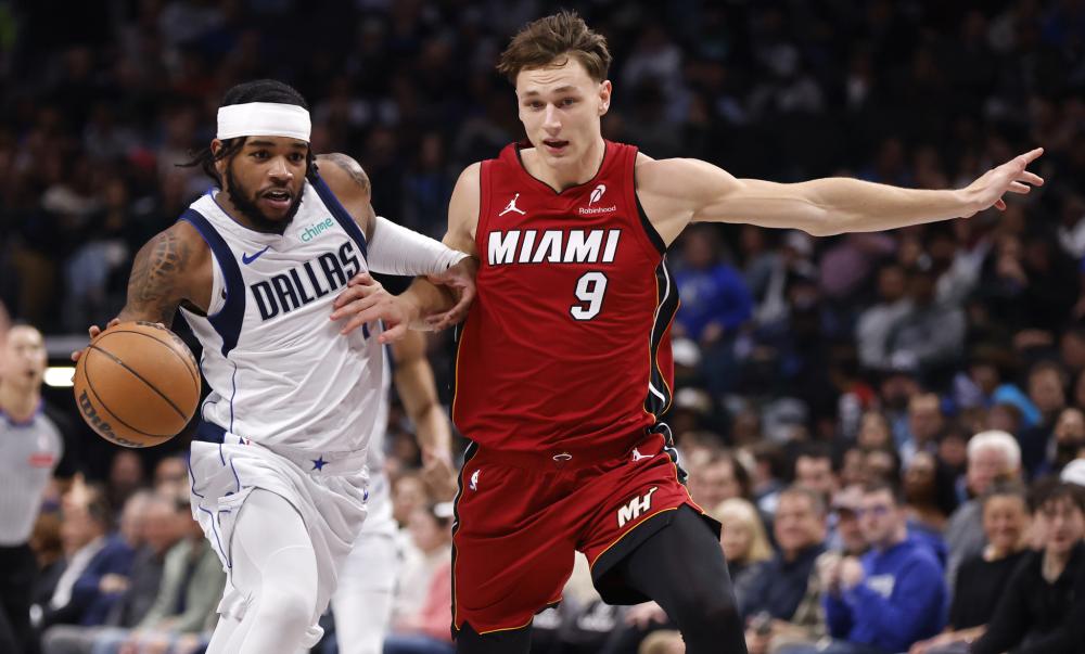 于宇宙中两 于宇宙中两