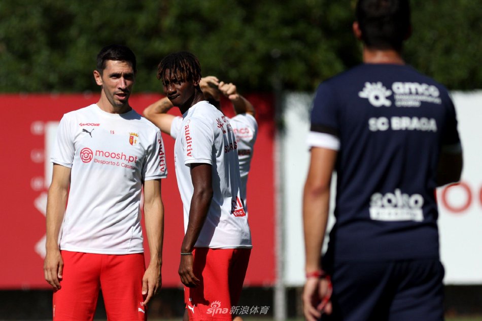 转会战场再 转会战场再