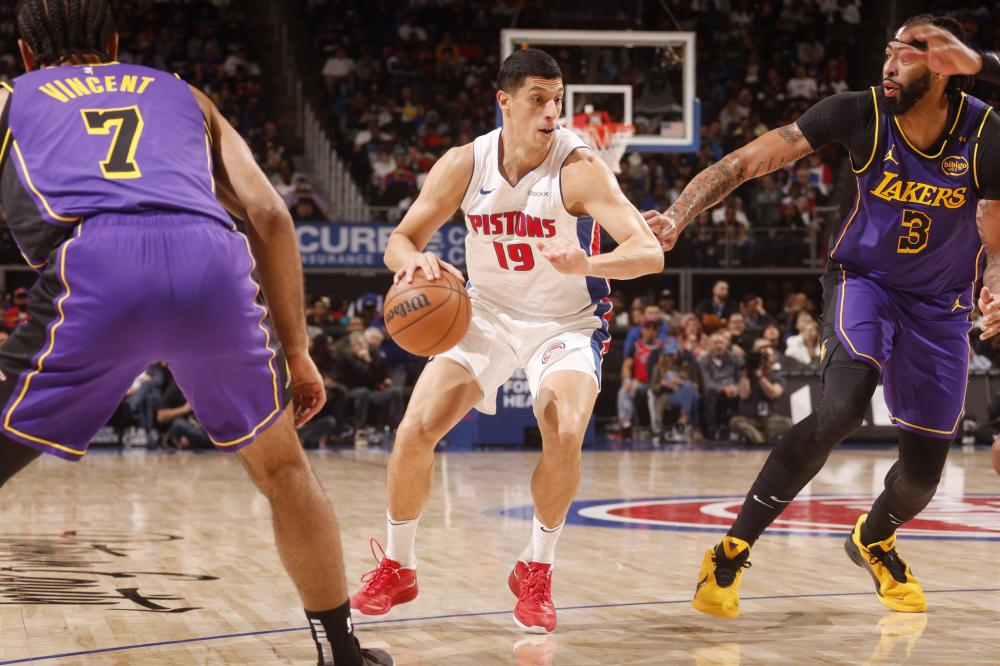 从他们的比 从他们的比